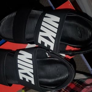 Womens size 11 nike sandals